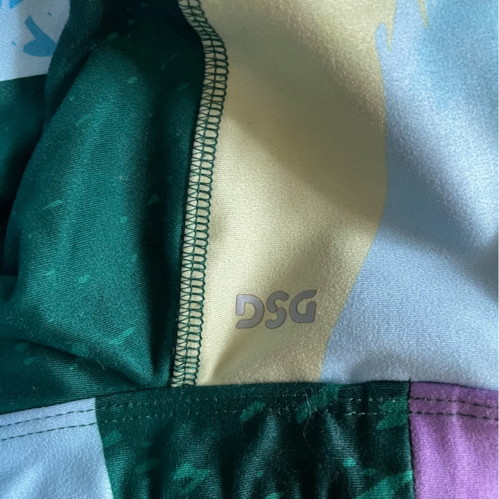 DSG Multicolor Keyhole Racerback Sports Bra - Picture 4 of 7